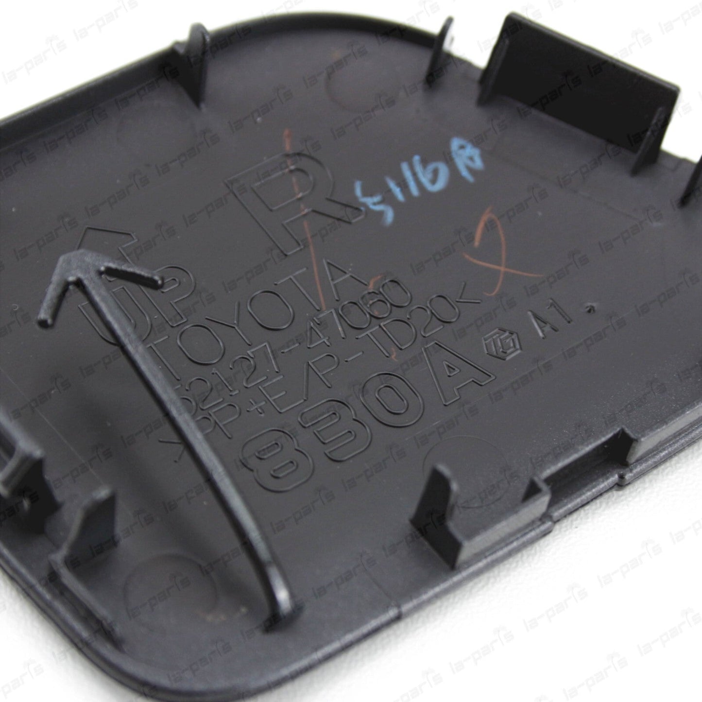 GENUINE TOYOTA 15-17 PRIUS V RIGHT PASSENGER FRONT BUMPER HOLE COVER 52127-47060