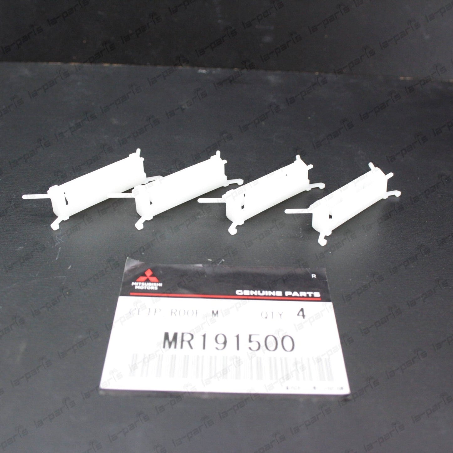 NEW GENUINE MITSUBISHI 97-02 MIRAGE ROOF-DRIP MOULDING CLIP MR191500 SET OF 4
