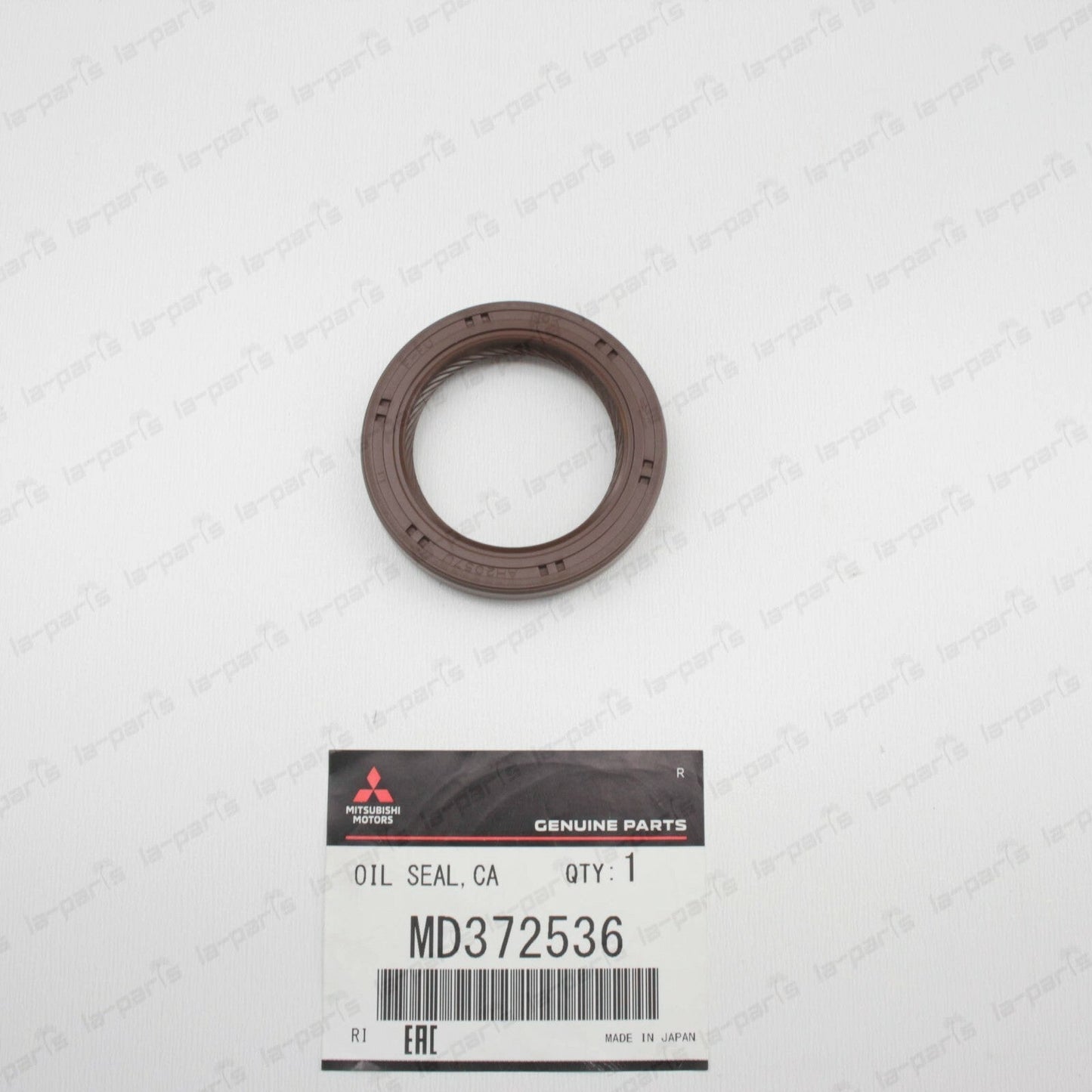 New Genuine OEM Mitsubishi Camshaft Oil Seal MD372536 Qty:1