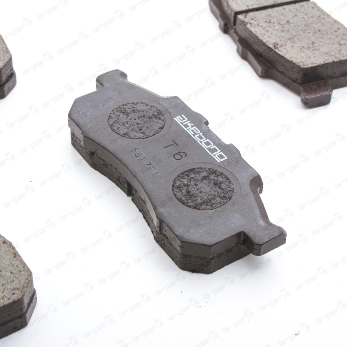 Akebono Front Disc Brake Pad Set For Honda 90-99 Acty HA3 HA4 HH3 HH4 AN332K