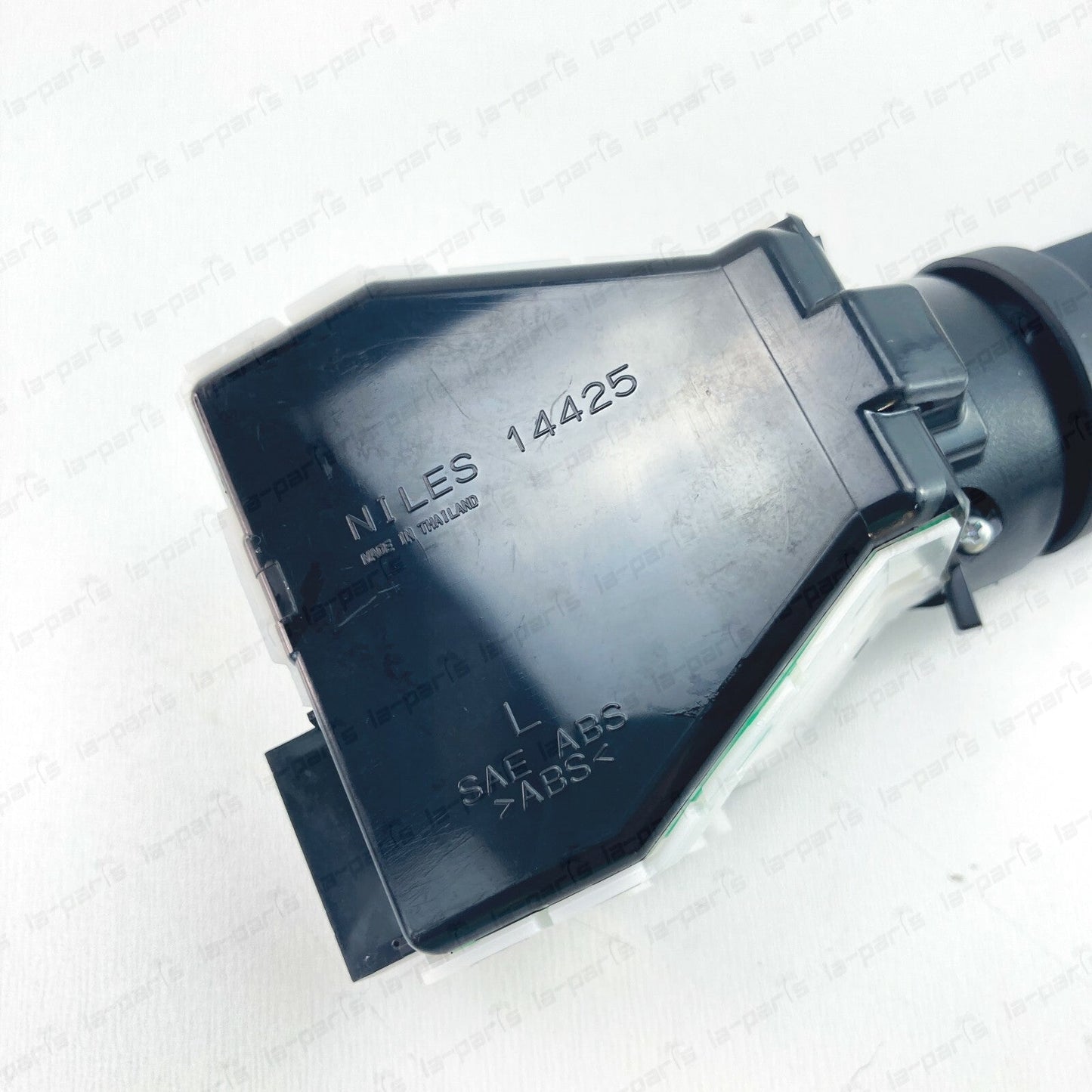 GENUINE NISSAN FRONTIER XTERRA SENTRA SIGNAL FOG LIGHT SWITCH 25540-ET11E