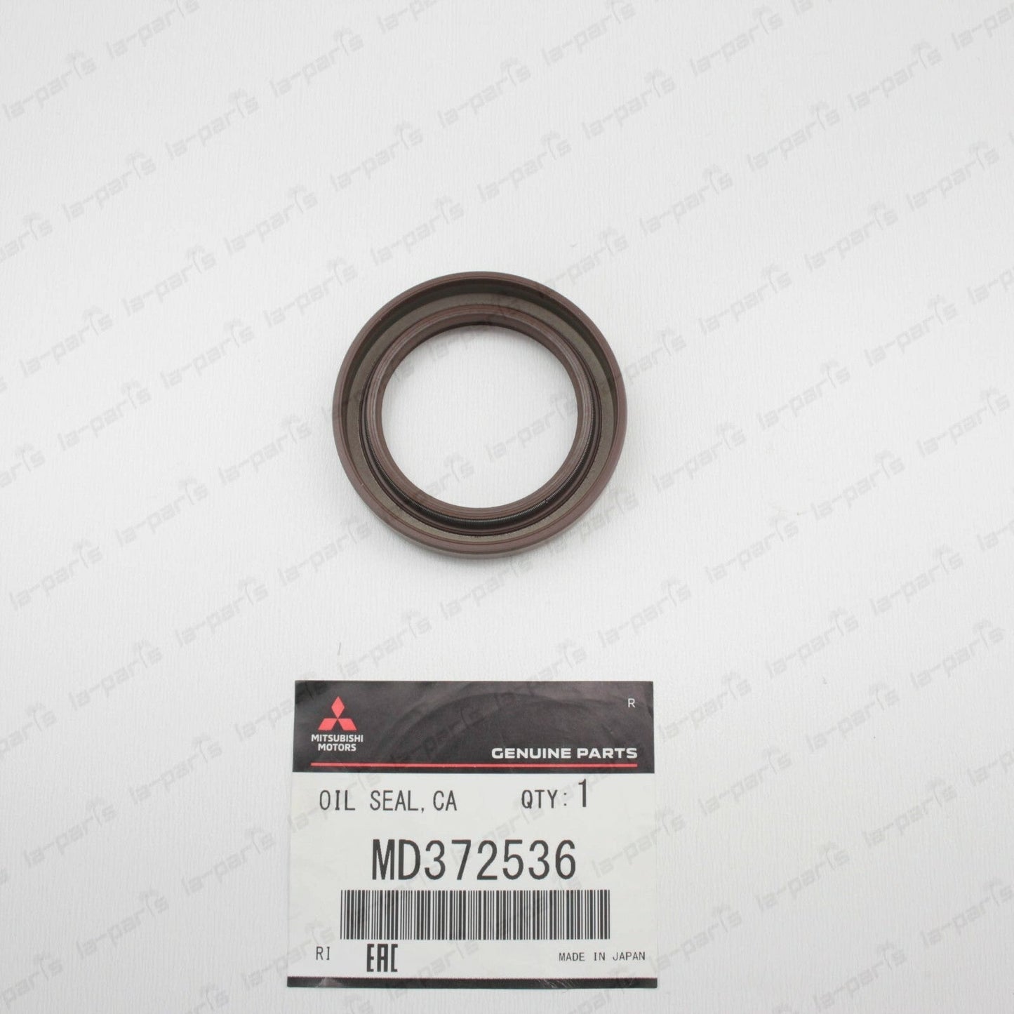 New Genuine OEM Mitsubishi Camshaft Oil Seal MD372536 Qty:1