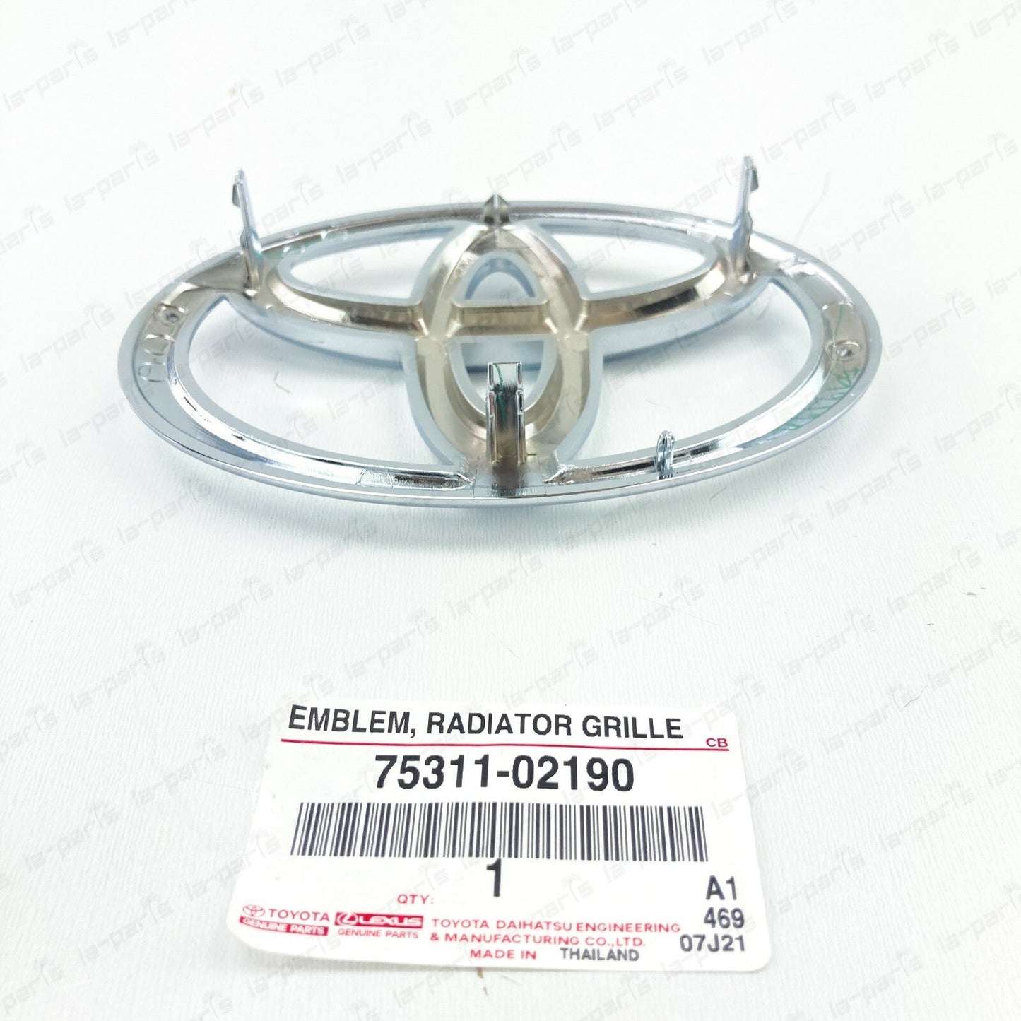 GENUINE TOYOTA 13-19 YARIS NSP15 NCP15 RADIATOR GRILLE  EMBLEM 75311-02190