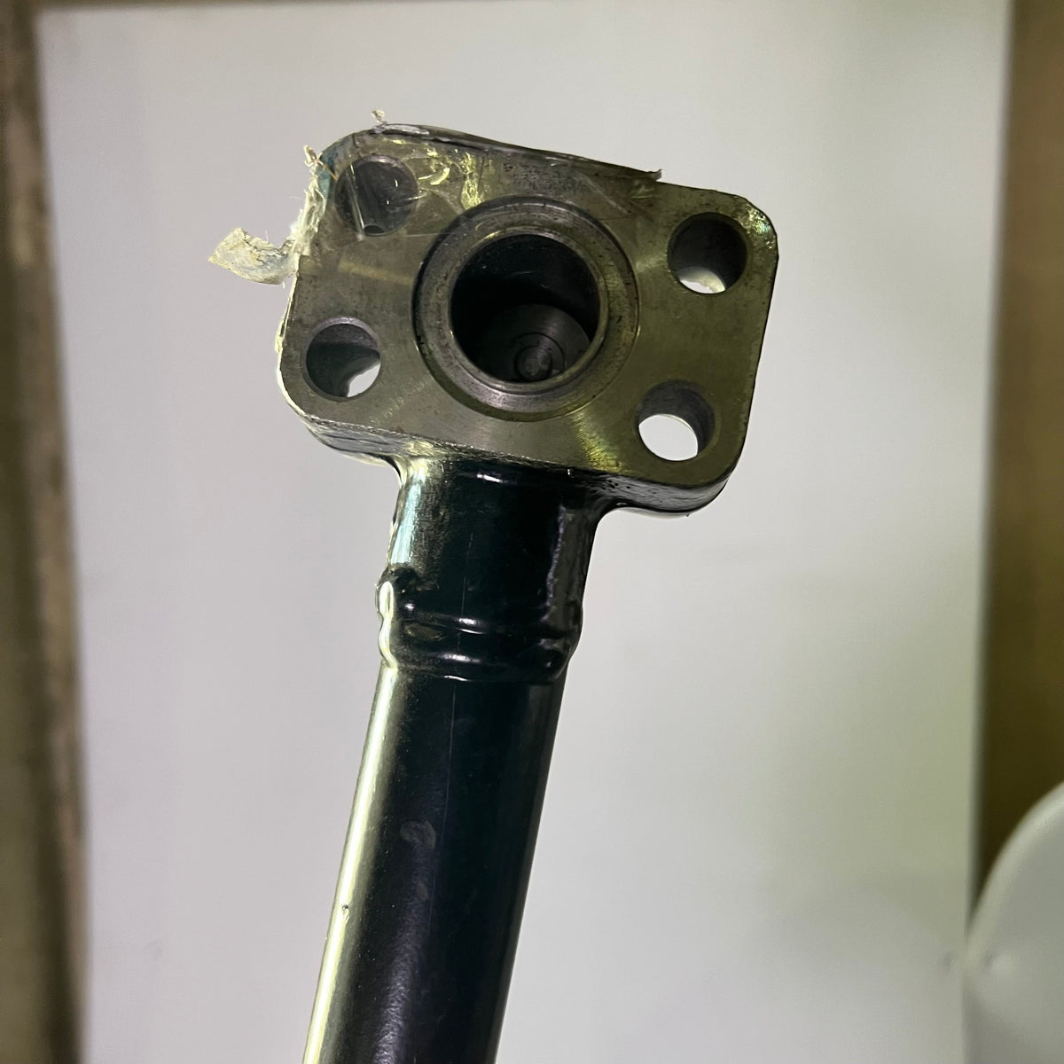 HYSTER YALE Sway Arm Suspension 82"L Black (AS-IS, A Little Damage)