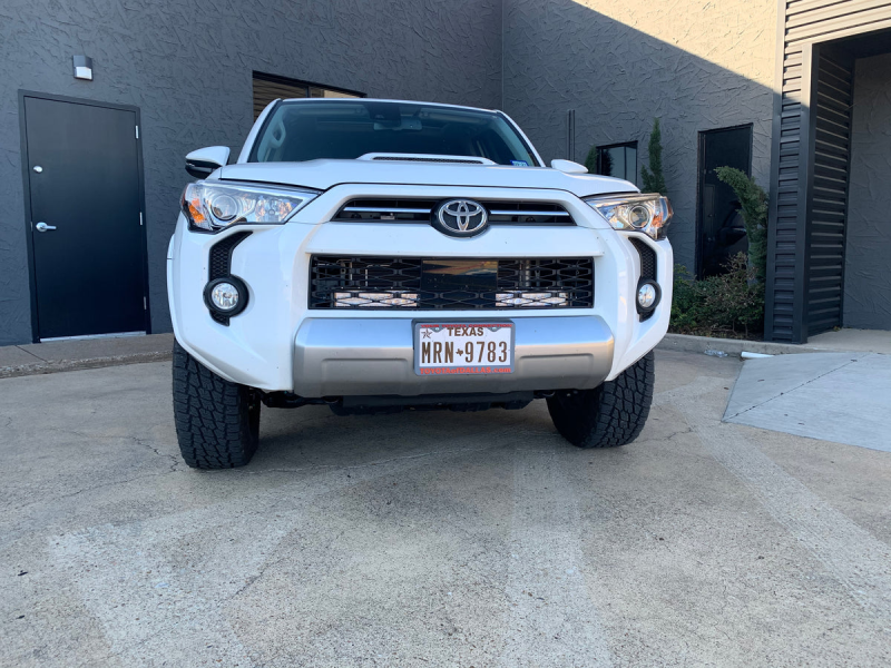 Cali Raised LED Cali Raised 32In Hidden Grille Led Light Bar Brackets Kit Fits 14-24 Toyota Runner - No Lone Bar CR2488