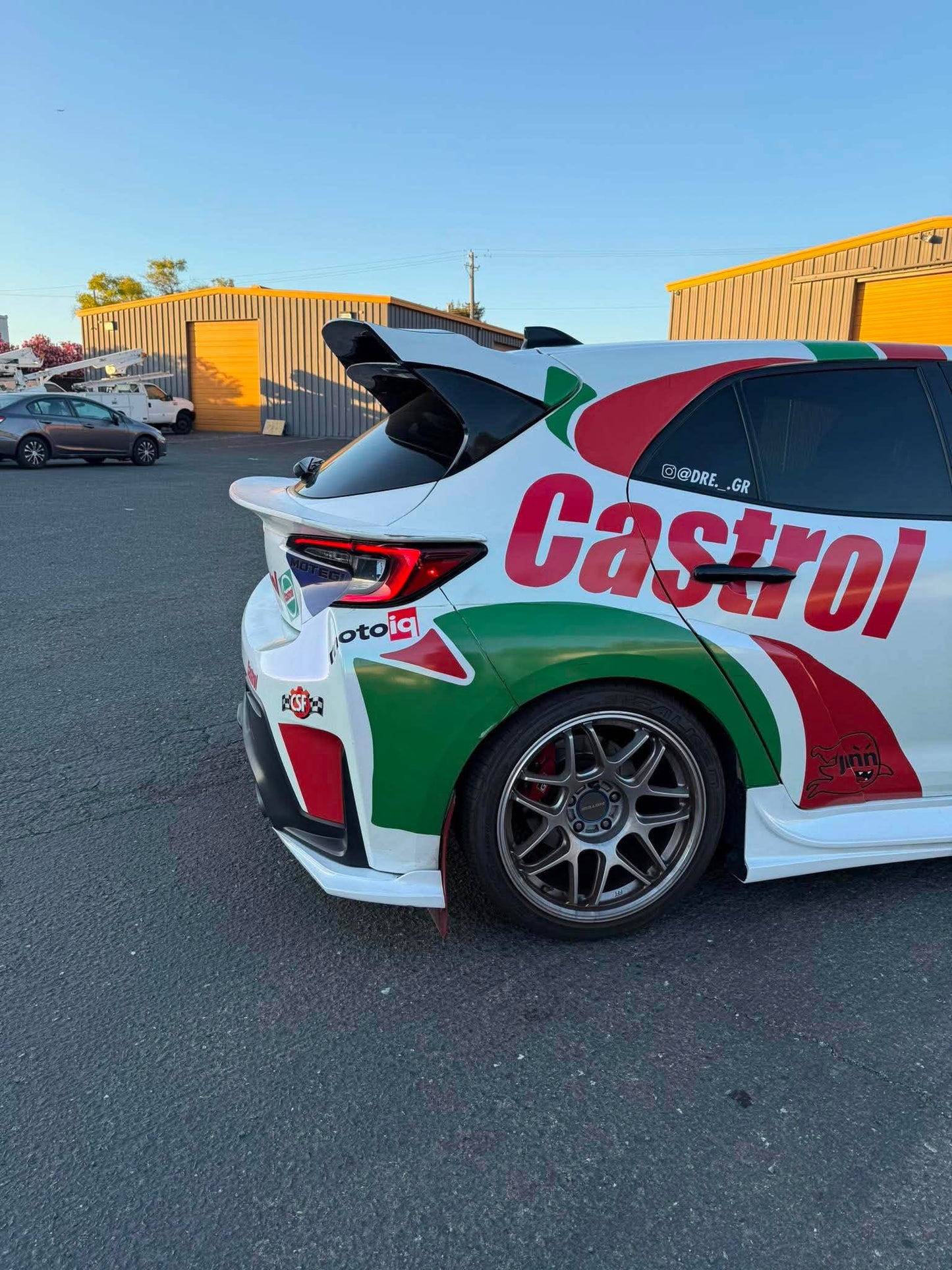 Mid Wing – Toyota Corolla Hatchback (E210, 2019-2025+)