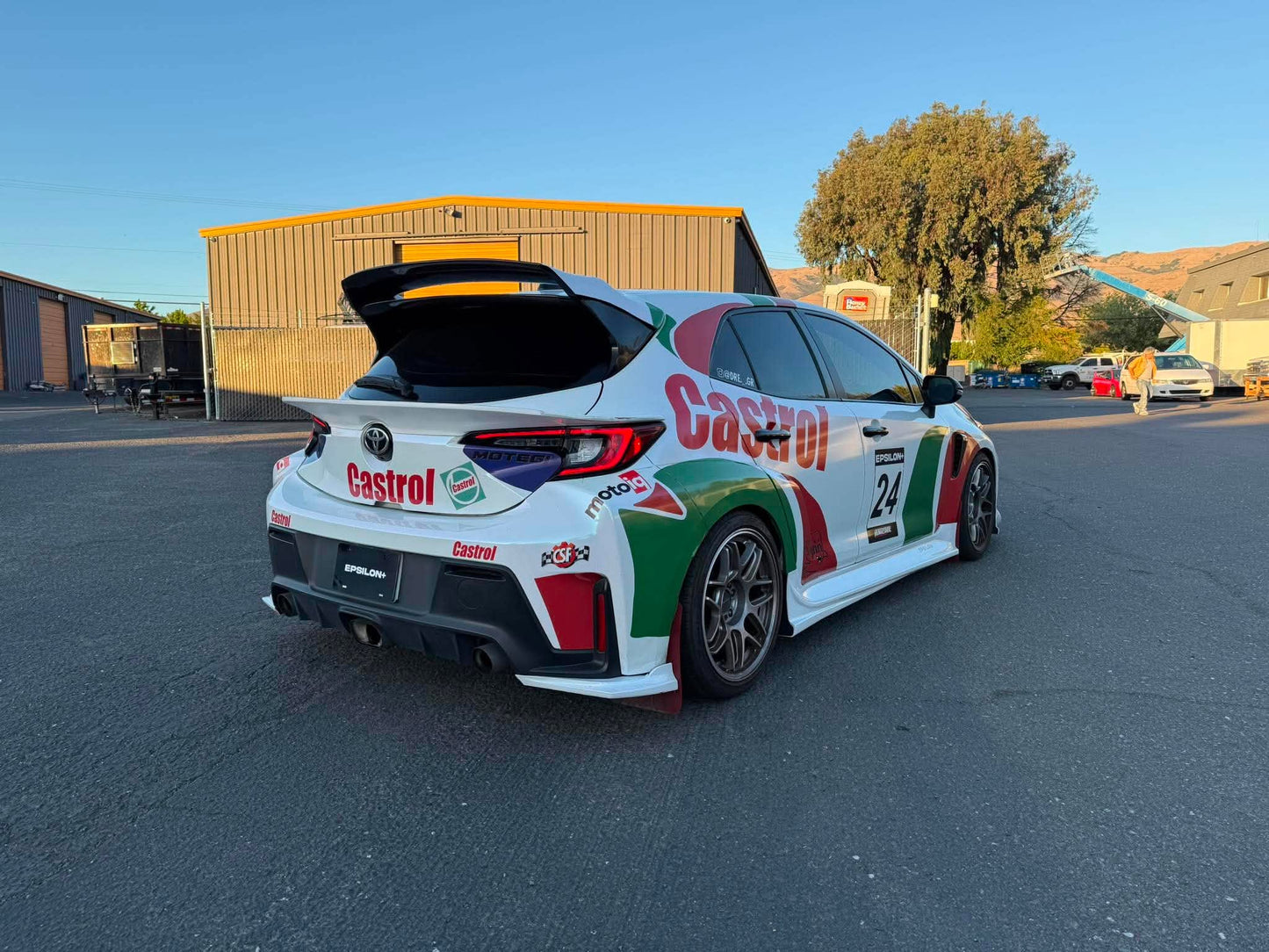 Mid Wing – Toyota Corolla Hatchback (E210, 2019-2025+)