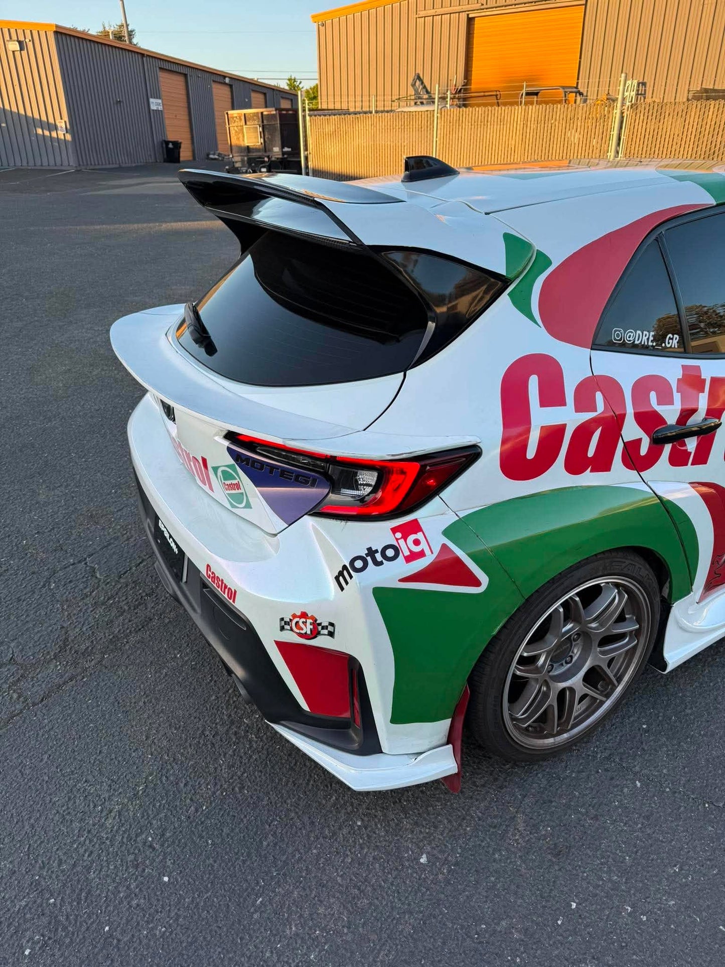 Mid Wing – Toyota Corolla Hatchback (E210, 2019-2025+)