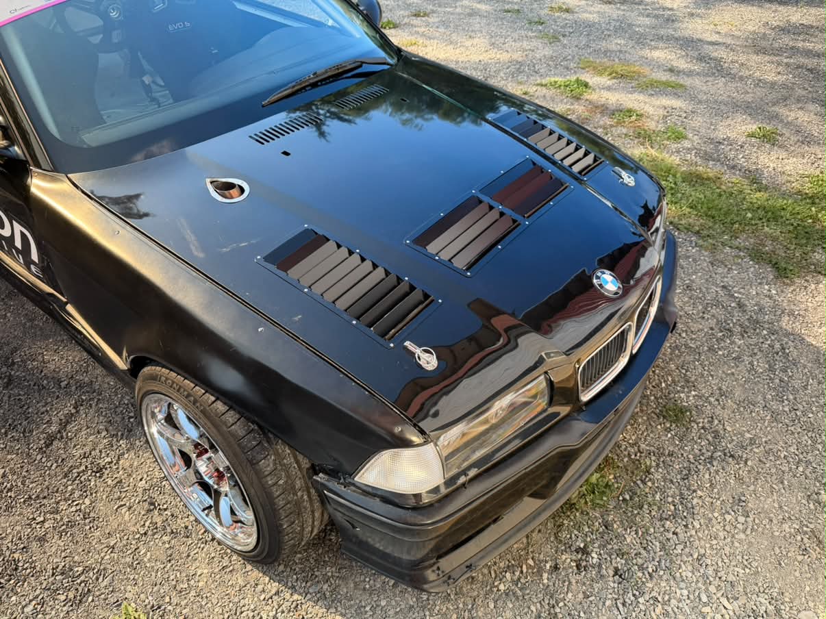 BMW E36 Hood Louvers