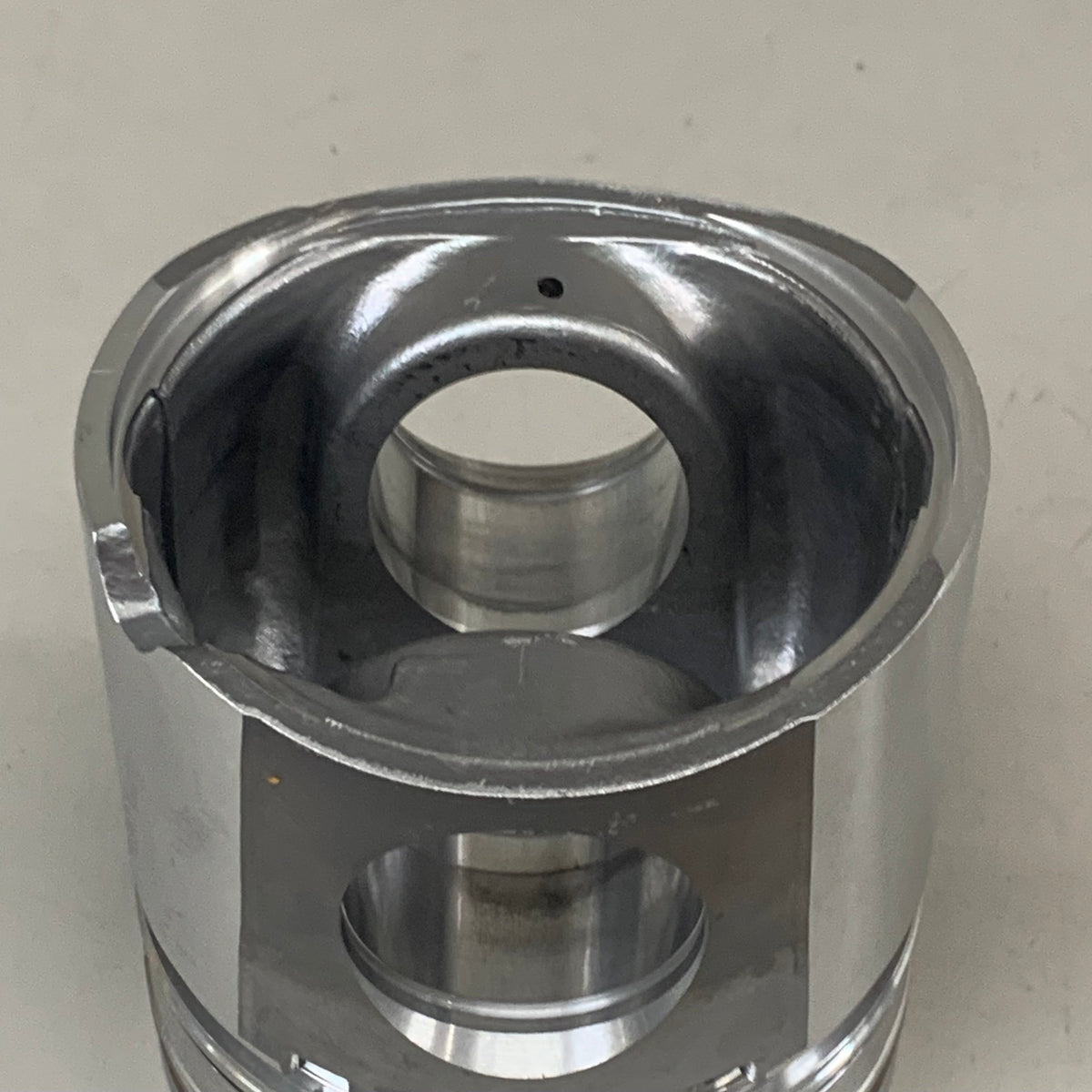MAHLE () Clevite Piston For Dodge/ Cummins 5.9L 224-3674