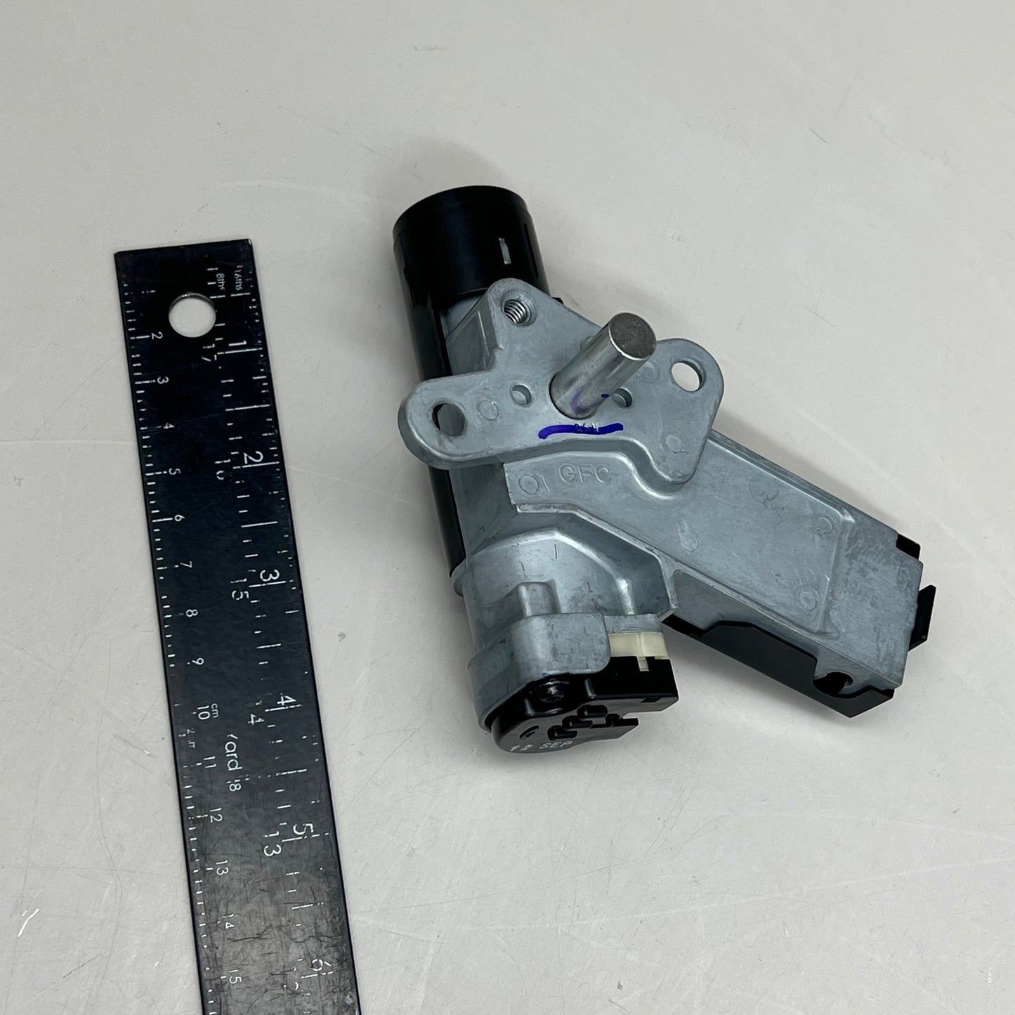 HONDA Key & Screw Set Genuine OEM 35014-GEZ-612