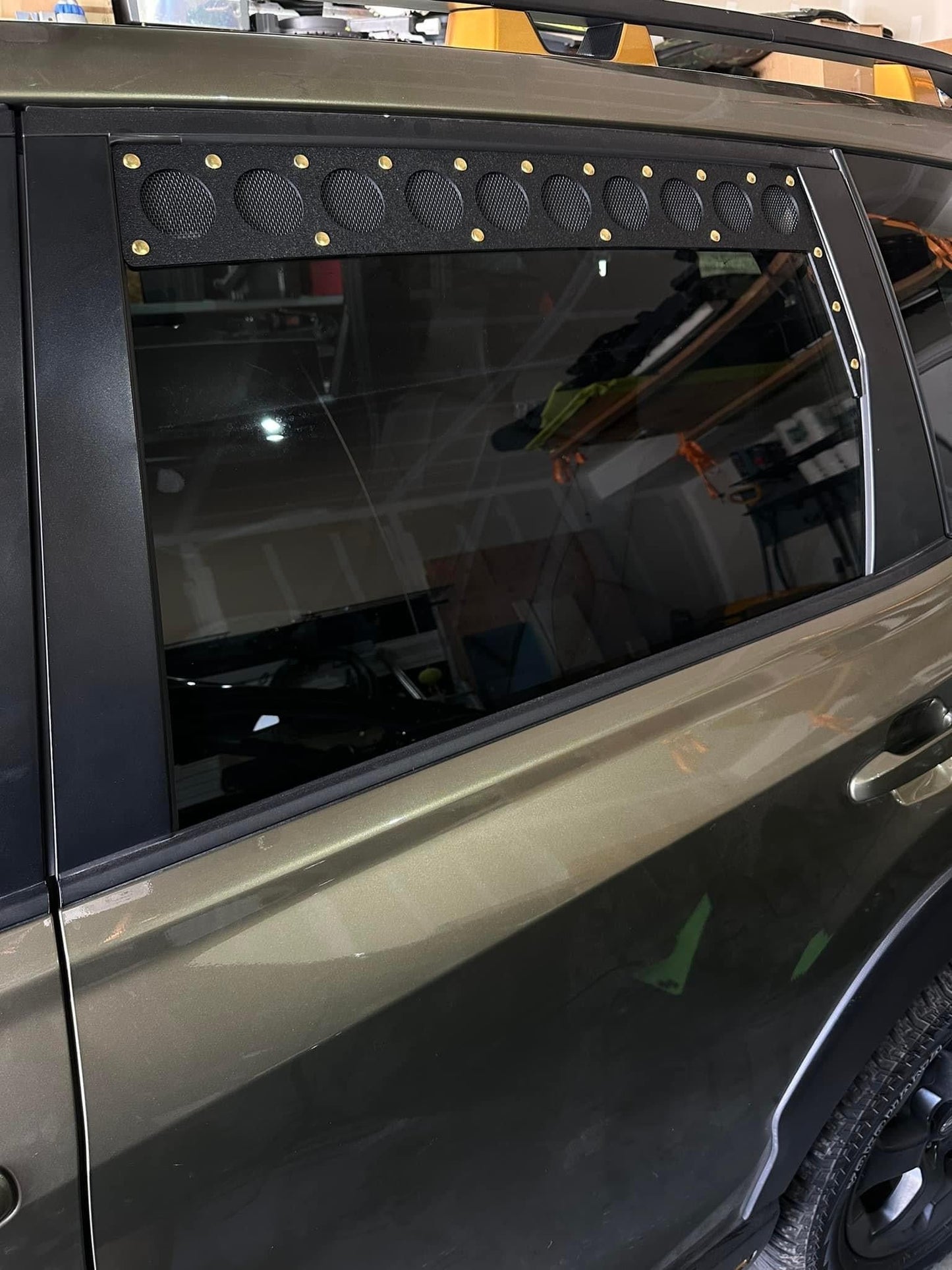 19-25 Forester Window Vents SK