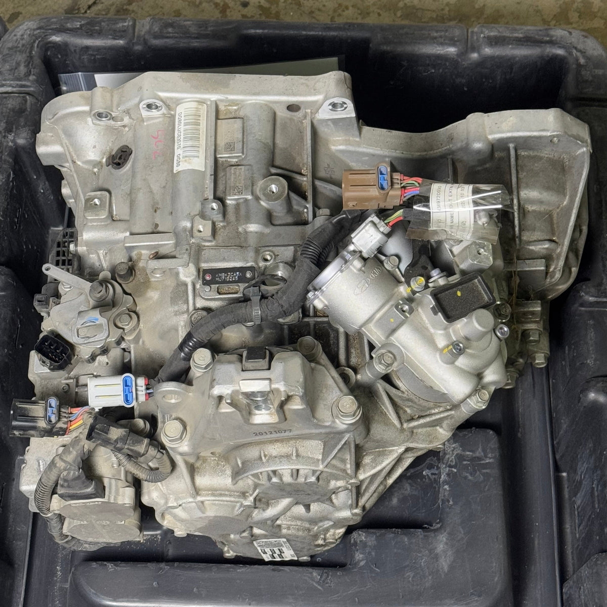 HYUNDAI Automatic Transmission Sz 21” L x 14” W x 12” H 438972D030
