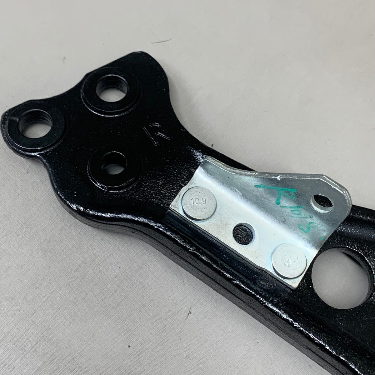 MOOG Front Lower Control Arm Passenger For Lexus & Toyota Models RK640192