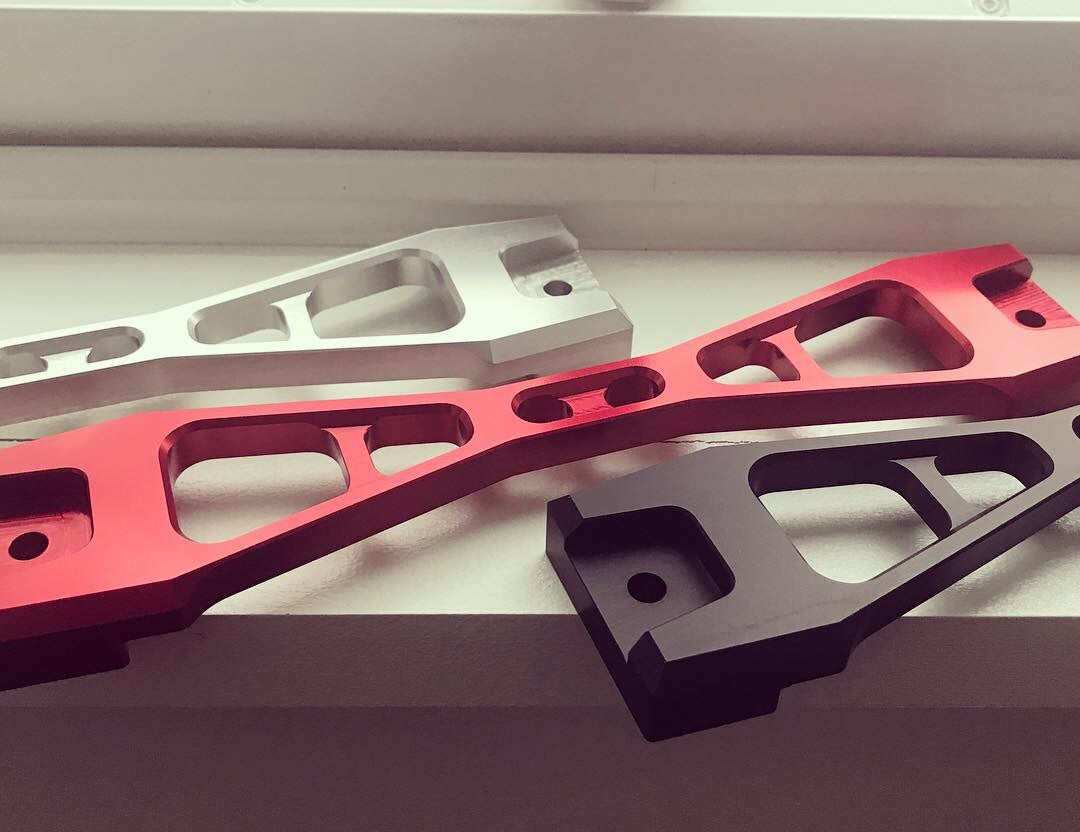 V2 Battery Clamp - BLACK