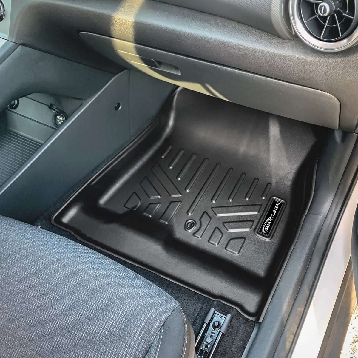 2019-2023 Hyundai Kona Floor Liners | SMARTLINER
