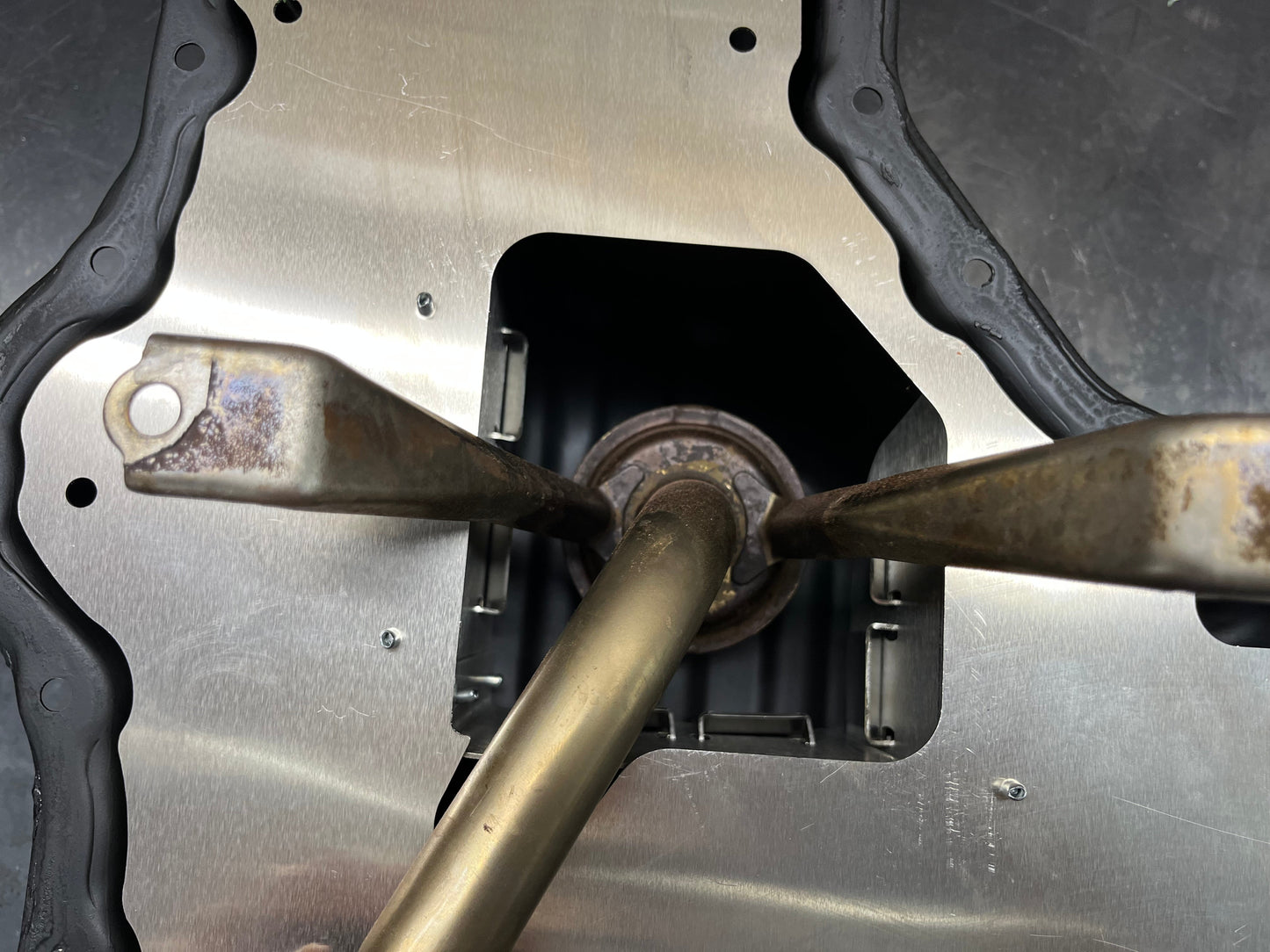 2UZ-FE 4.7 VVTI Toyota Tundra Sequoia Middle Sump Oil Pan Baffle Anti Oil Starvation Upgrade