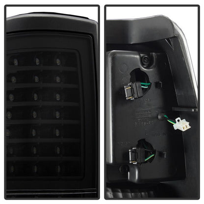 SPYDER xTune 03-06 Chevrolet Silverado 1500 LED Tail Lights - Black (ALT-JH-CSIL03-LED-BK) 9037634