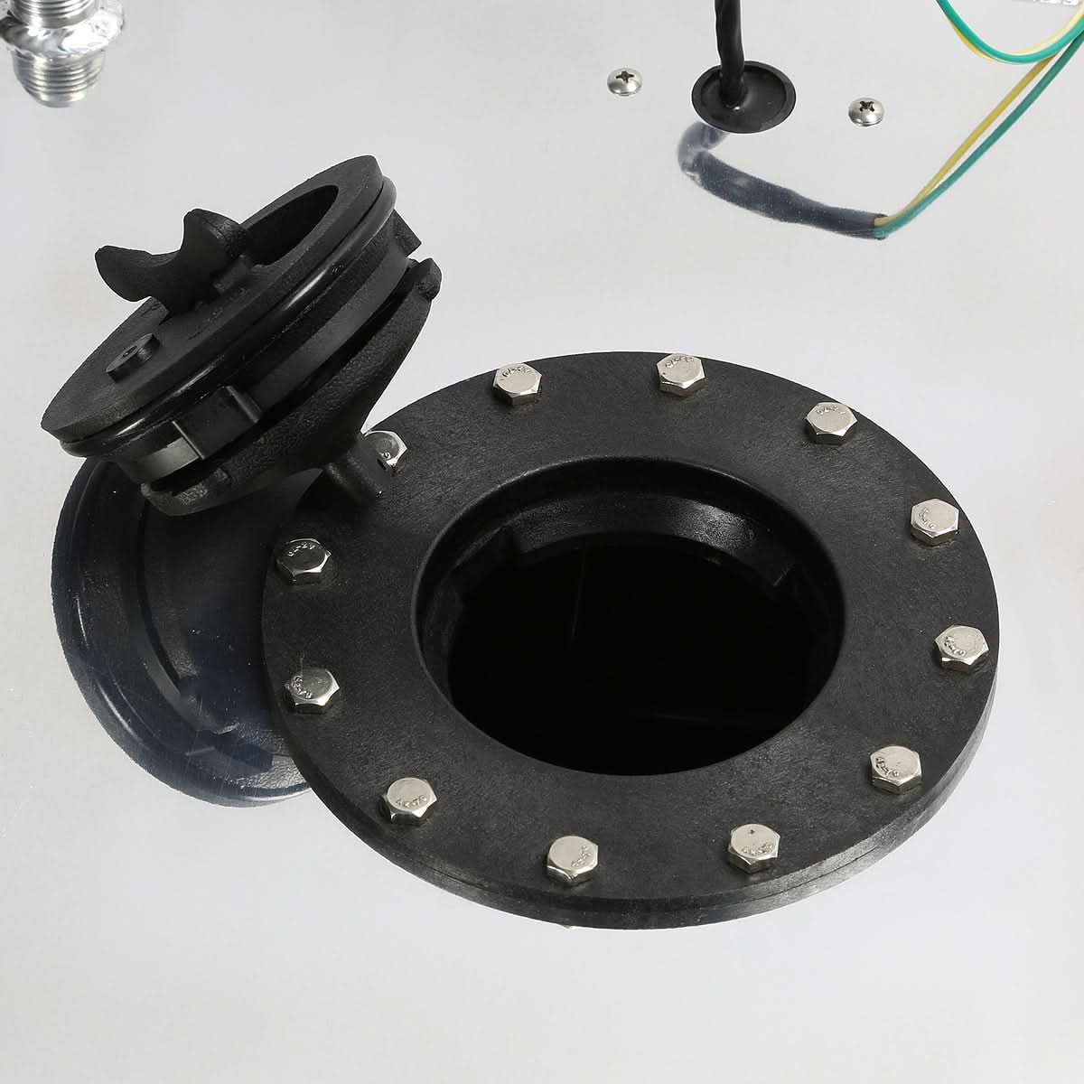15.5 Gallon Aluminum Fuel Cell Gas Tank with Level Sender - Polished