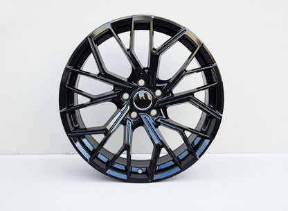 AU18 19x8.5 5x112 +32 66.6 Gloss Black