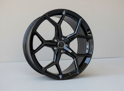 AU16 19x8.5 5x112 +32 66.6 Gloss Black
