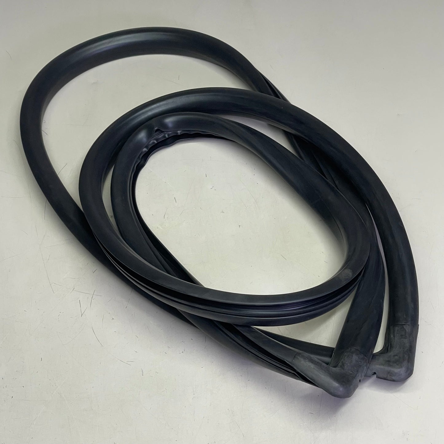 GOLD GLASS GROUP 4/4 Rear Windshield Gasket Black GGG-7158