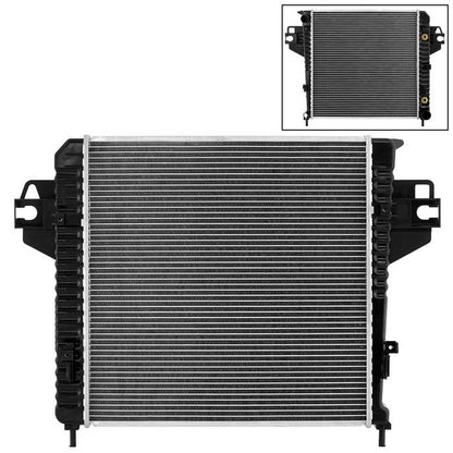 SPYDER xTune 02-06 Jeep Liberty 3.34L Radiator (CDR-K8JLI02334) 9945335