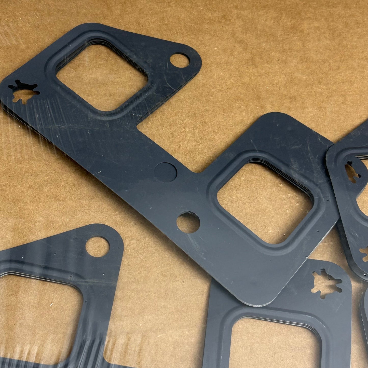 MAHLE Exhaust Manifold Gasket Replacement Part For Ford MS19961