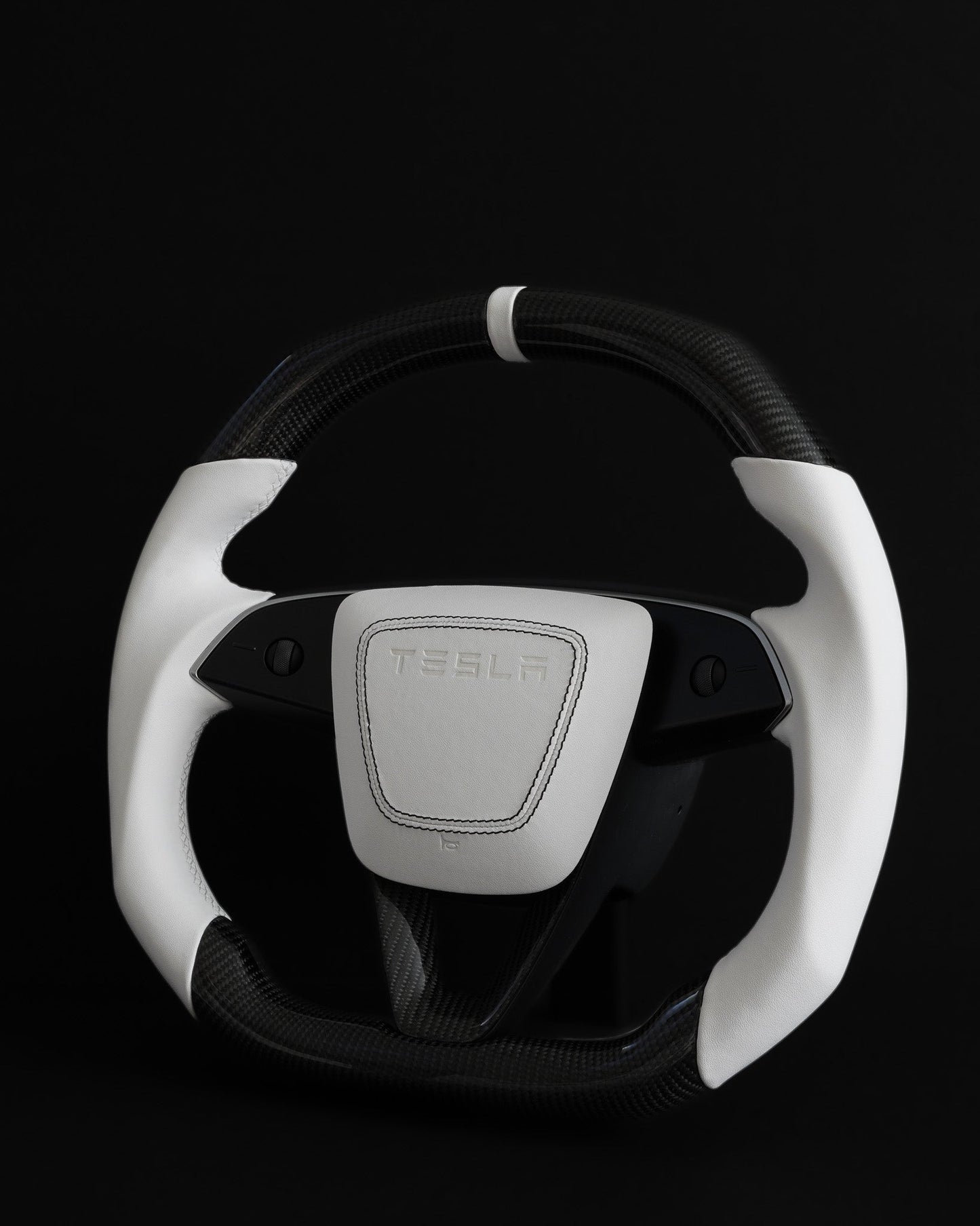TESLA MODEL Y JUNIPER WHITE LEATHER FLAT BOTTOM STORMTROOPER GLOSS CARBON STEERING WHEEL