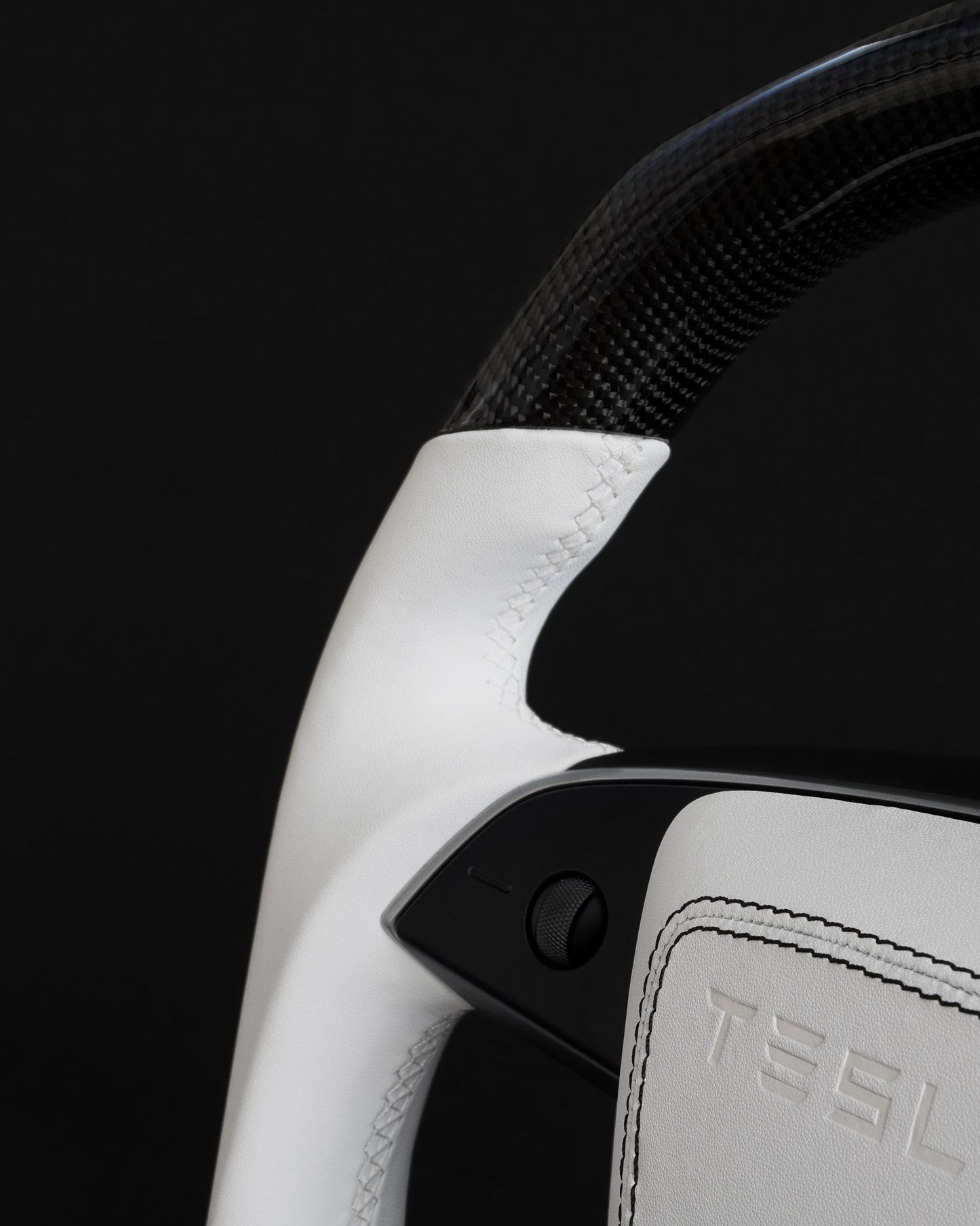 TESLA MODEL Y JUNIPER WHITE LEATHER FLAT BOTTOM STORMTROOPER GLOSS CARBON STEERING WHEEL