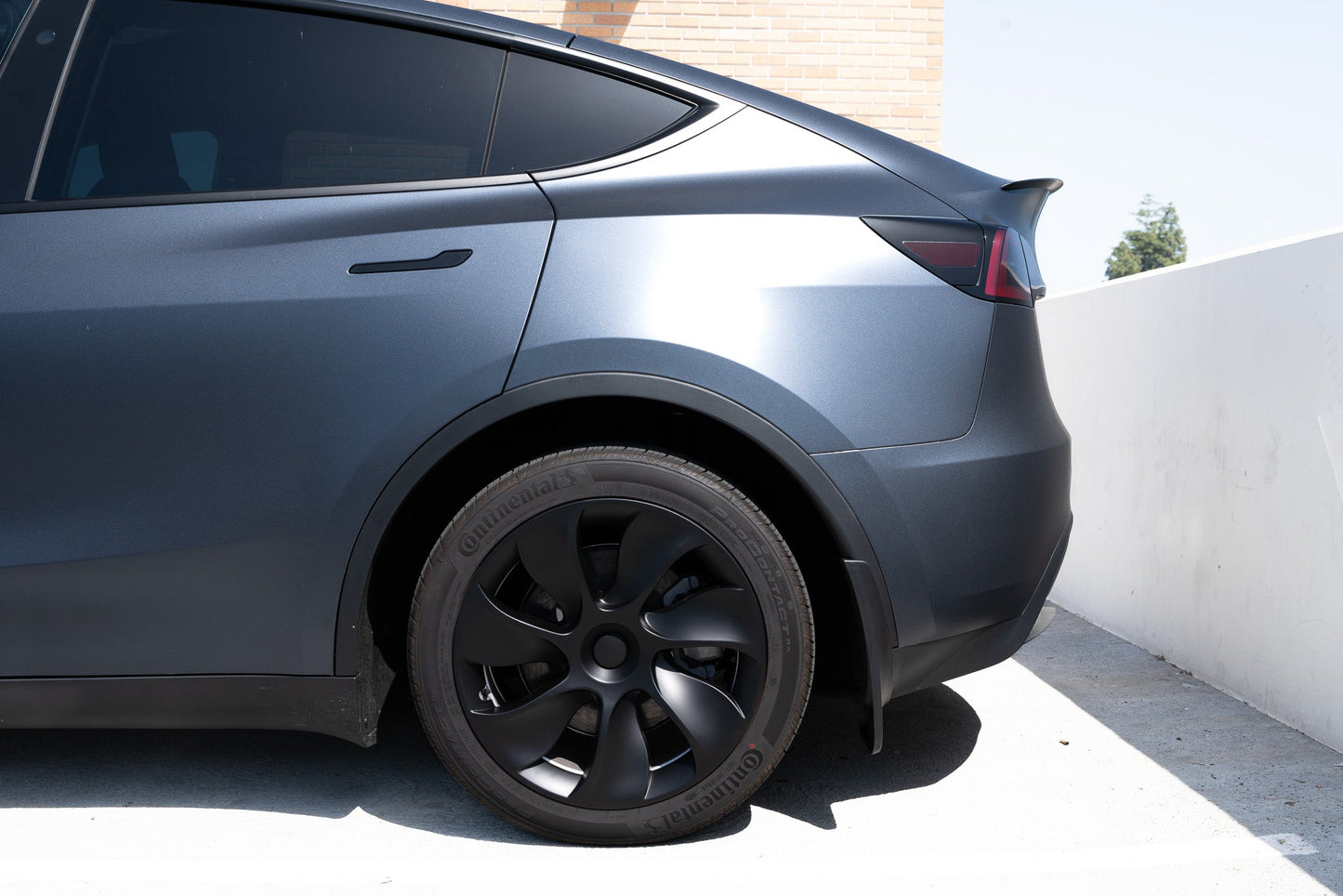 iCBL’s Tesla Model Y OEM Wheel Covers Front & Rear Gemini Turbine Blade Style Matte and Gloss Black 2017-2024 (4PCS)