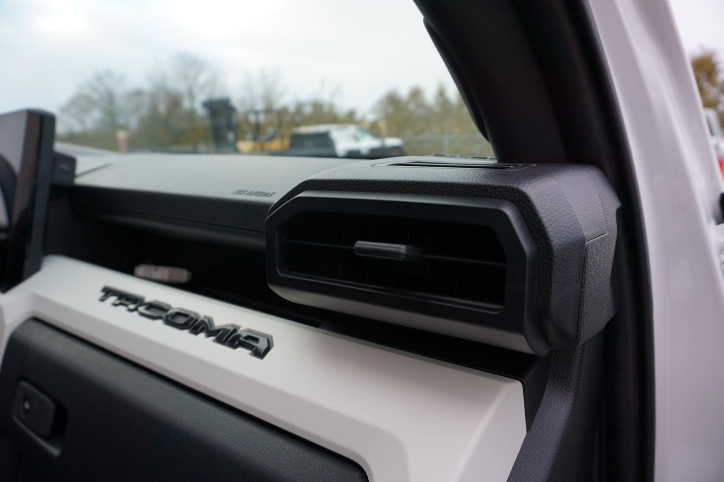 VENT TRIM 3 PC (2024+ TACOMA / 2025+ 4RUNNER) - BLACK