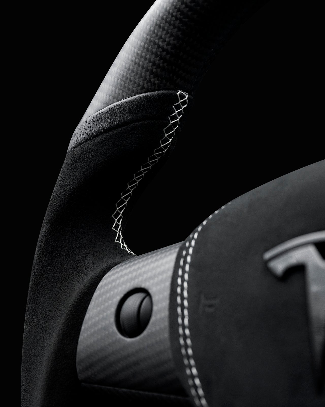 TESLA MODEL 3 / Y BLACK ALCANTARA PCH MIDNIGHT WHITE ACCENTS DRY CARBON STEERING WHEEL
