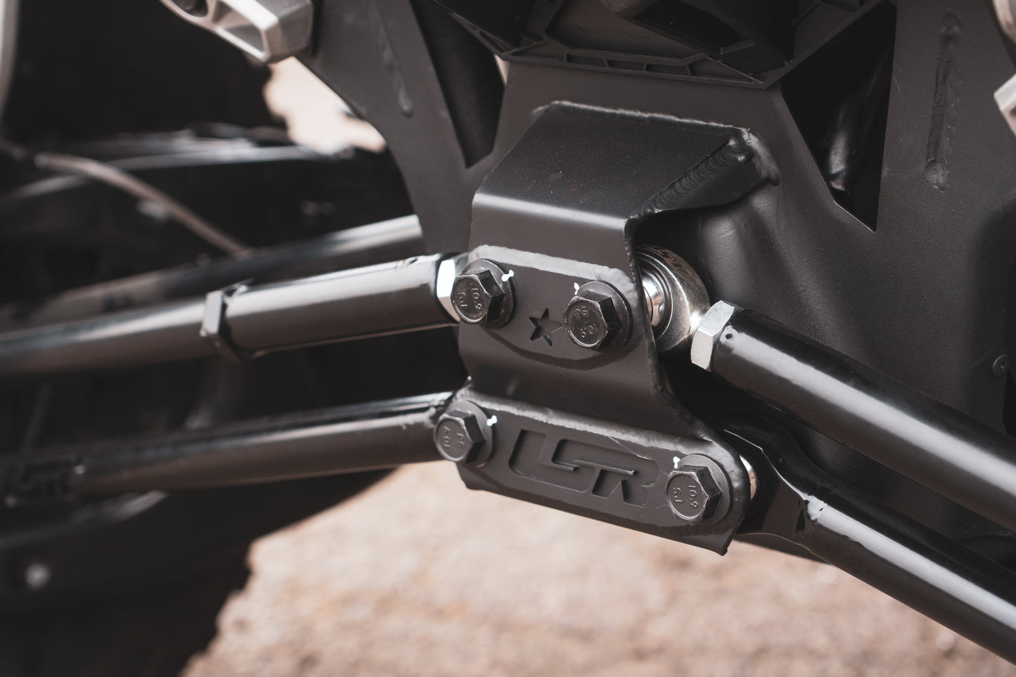 CAN AM MAVERICK R RADIUS ROD KIT