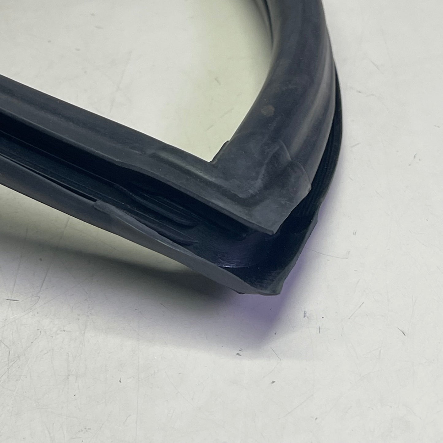 GOLD GLASS GROUP 4/4 Windshield Gasket Black GGG-685-B