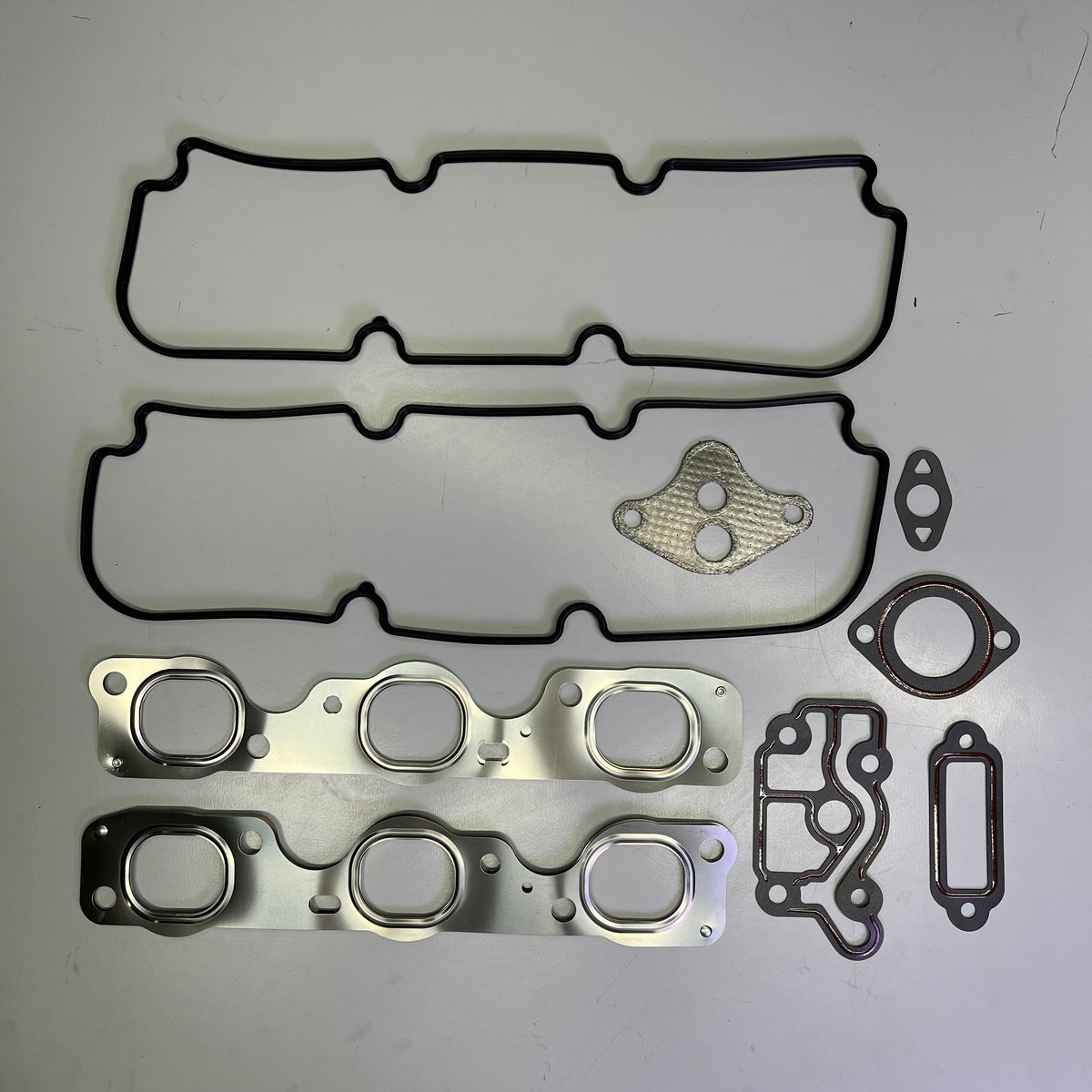 MAHLE Engine Gasket Set For Camaro 2000-02 & Firebird Made In USA 95-3558