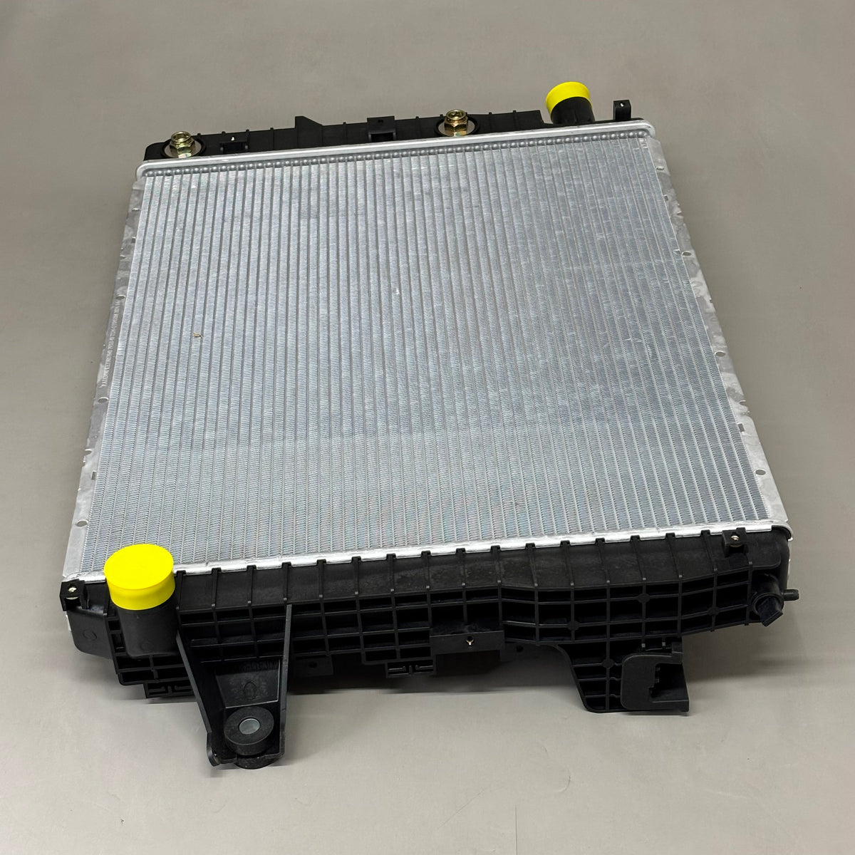 KEYSTONE Radiator fits Dodge Ram 13-18 2500 3500 4500 5500 RAD13490 (New)