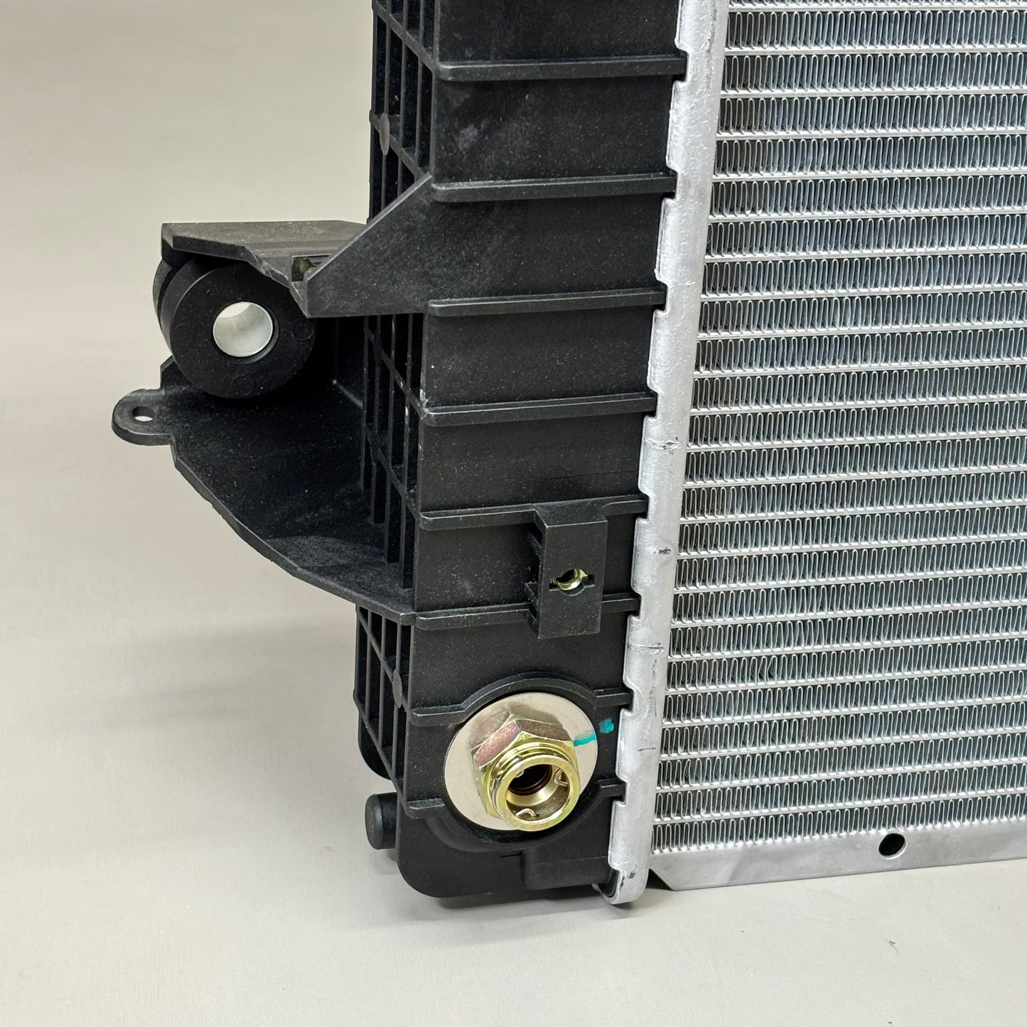 KEYSTONE Radiator fits Dodge Ram 13-18 2500 3500 4500 5500 RAD13490 (New)
