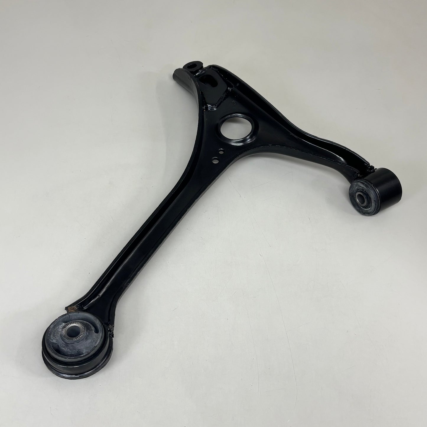 CARQUEST Front Left Lower Suspension Control Arm for Ford & Mercury 520-243