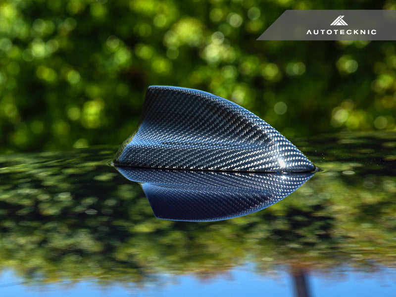 AutoTecknic Dry Carbon Roof Antenna Cover - BMW G11/ G12 7-Series