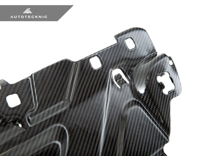 AutoTecknic Dry Carbon Fiber Cooling Shroud - BMW G22/ G26 4-Series