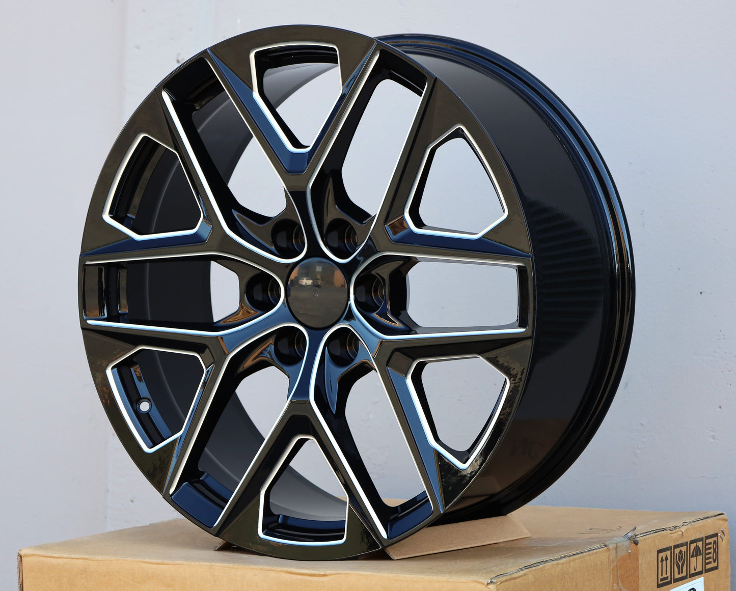 GM8 22x9 6x139.7 +24 78.1 Gloss Black and Milled Spokes (FITS GMC SILVERADO TAHOE SIERRA)