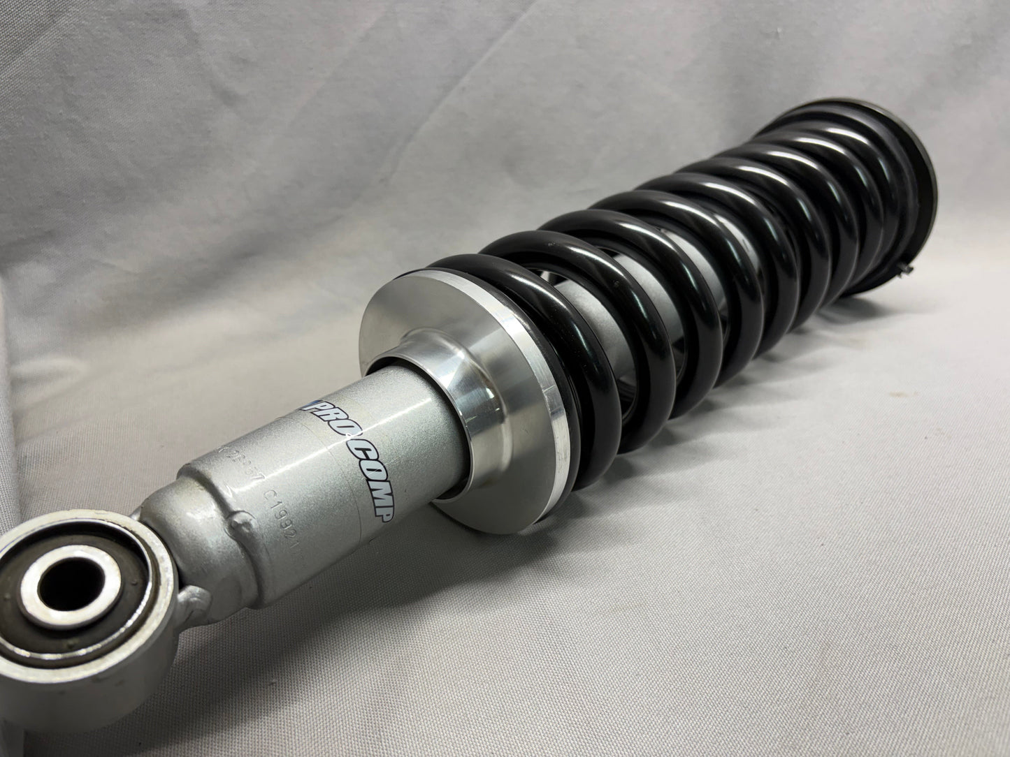 Nissan Titan Swap upper hat set for Tundra shocks