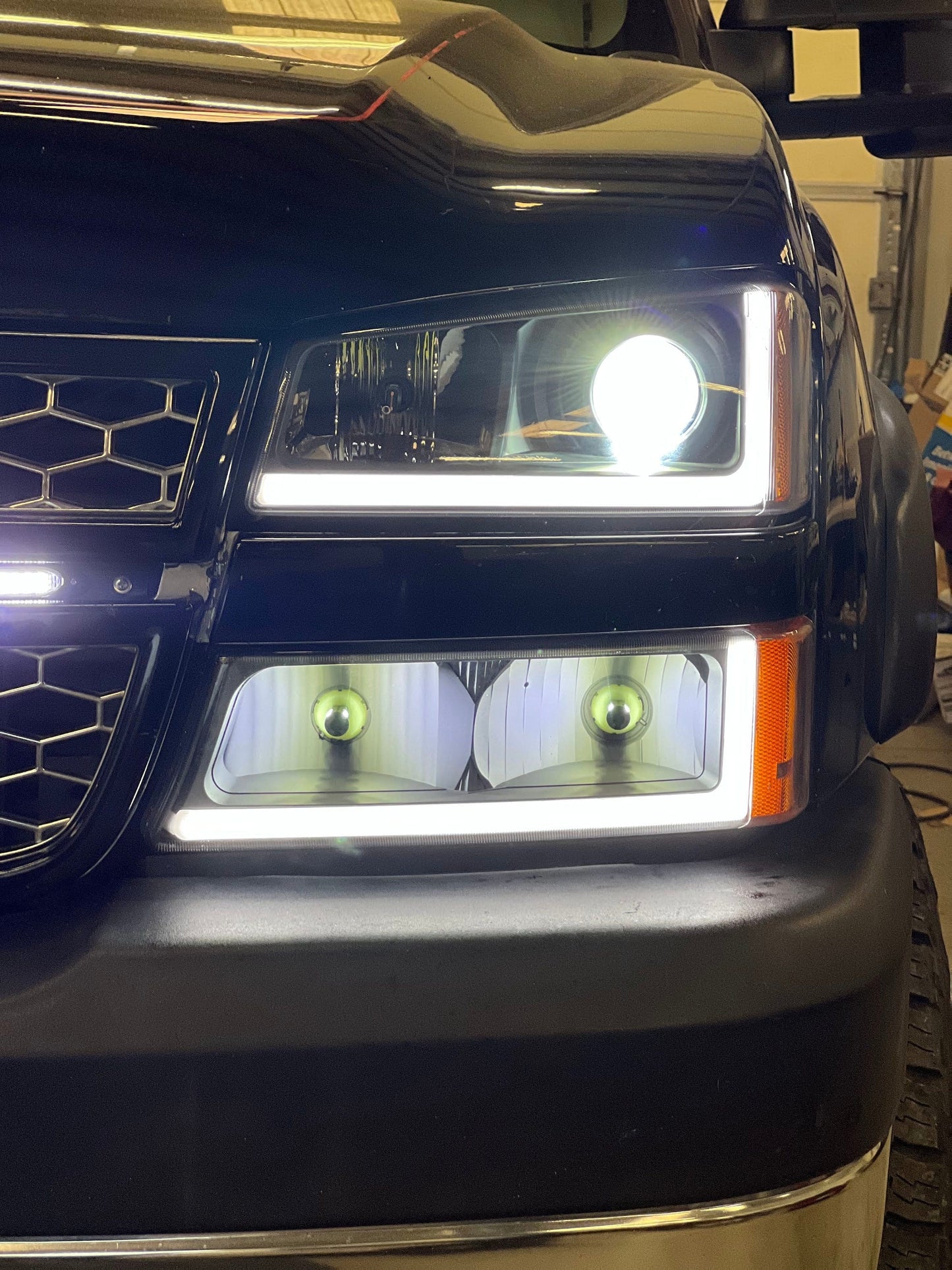 03-07 Silverado Animated Start-up Projector Headlights Chrome Housing Clear Lens