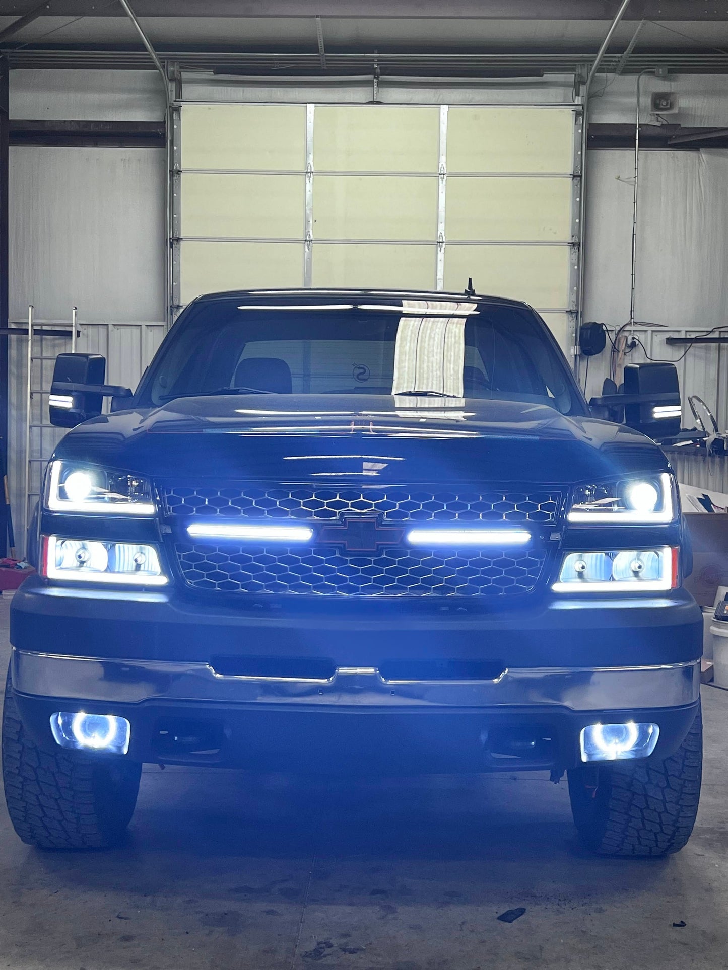 03-07 Silverado Animated Start-up Projector Headlights Chrome Housing Clear Lens