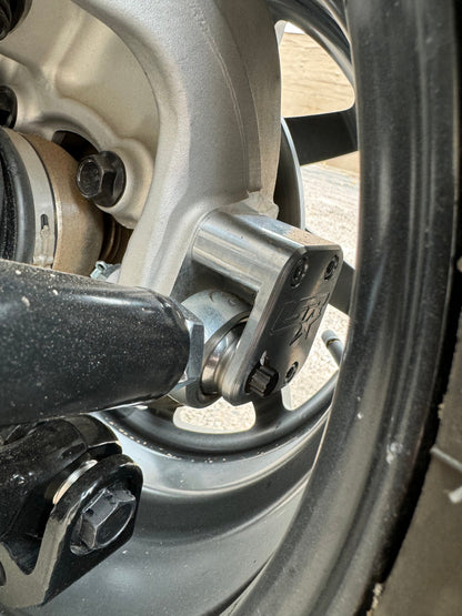 CAN AM MAVERICK R RADIUS ROD KIT