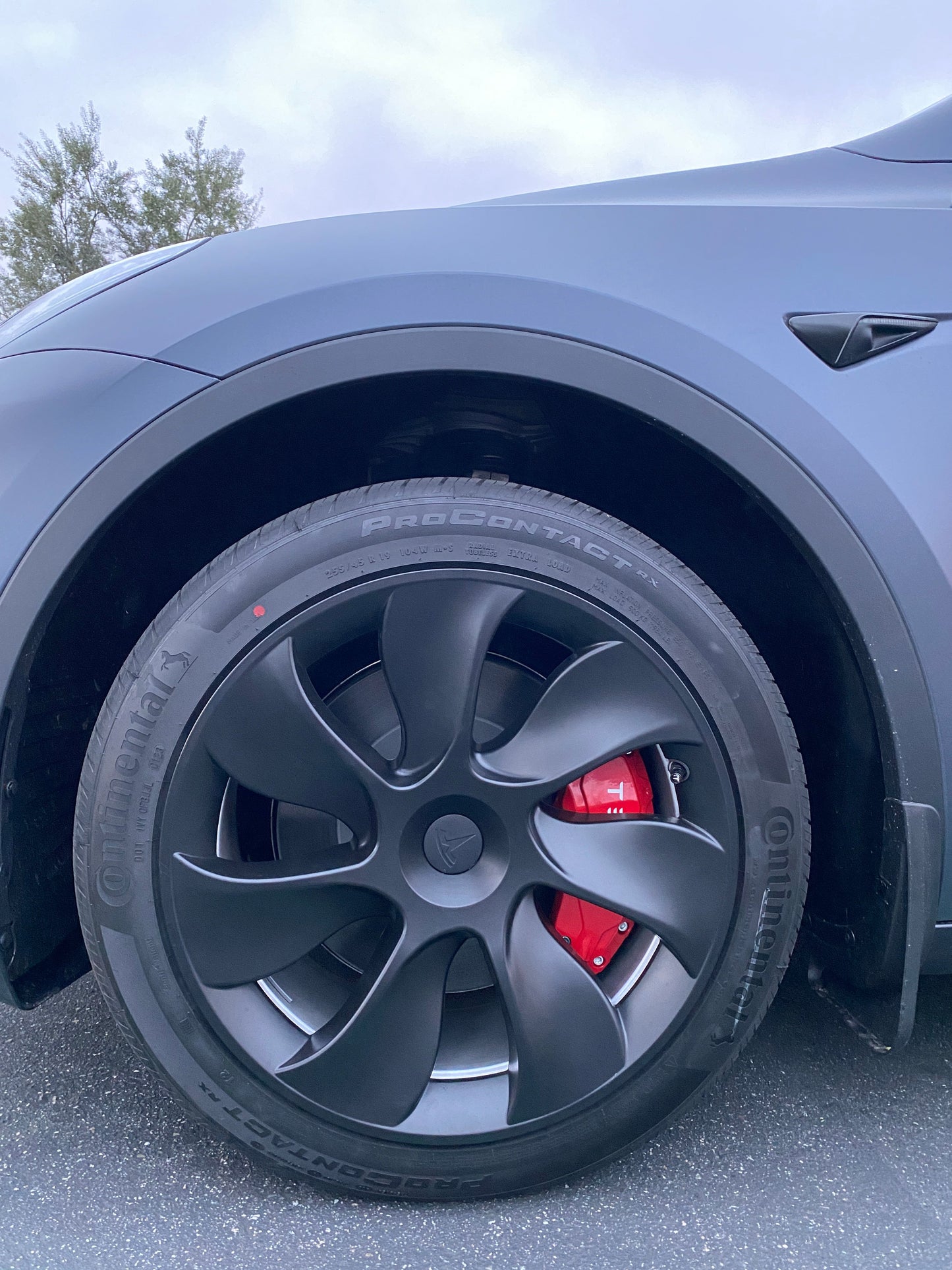 iCBL’s Tesla Model Y OEM Wheel Covers Front & Rear Gemini Turbine Blade Style Matte and Gloss Black 2017-2024 (4PCS)
