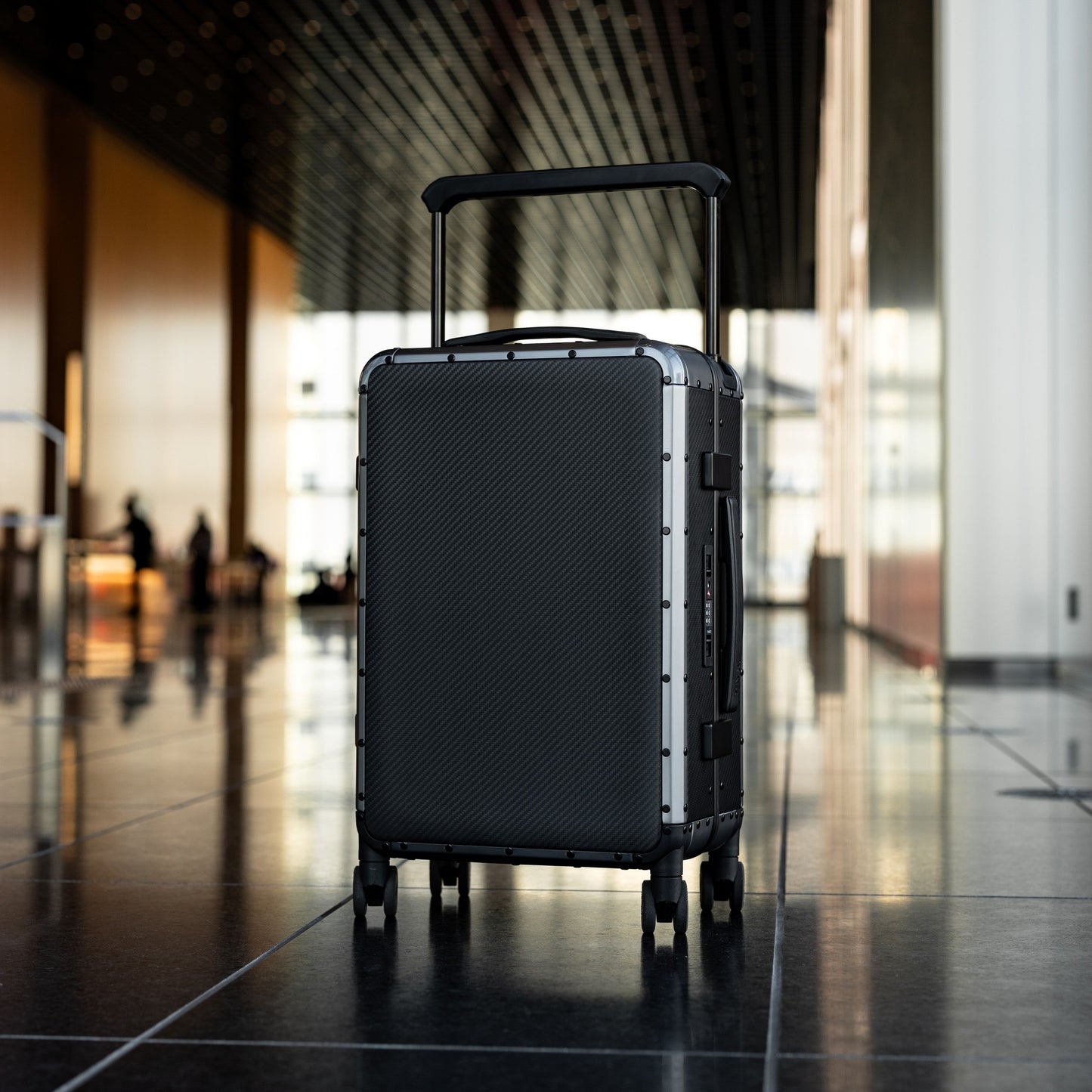 Carbon S 2.0 Carbon Fiber Suitcase Gunmetal