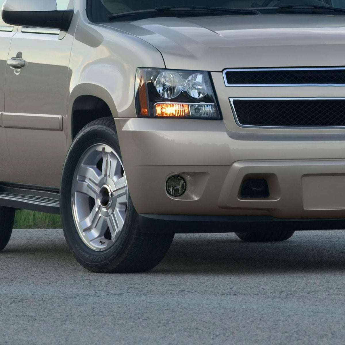 2007-2014 GMC Yukon/Yukon XL Chevrolet Suburban/Tahoe H16 Fog Lights Kit (Chrome Housing/Smoked Lens)