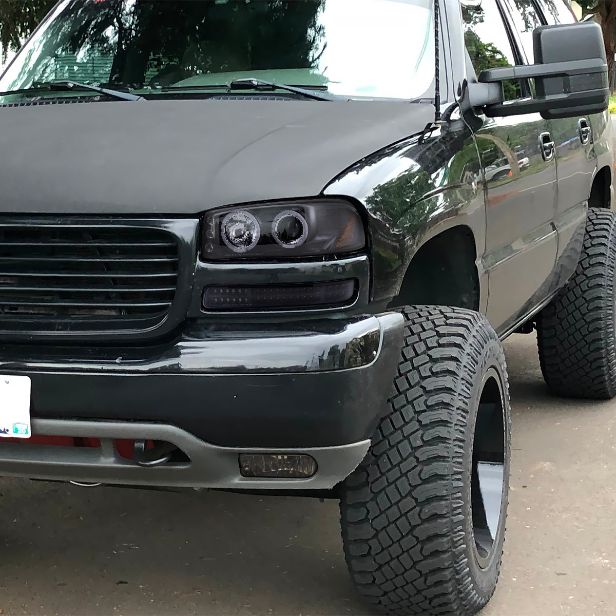 1999-2006 GMC Sierra/Yukon/Yukon XL 12V/27W 881 Fog Lights w/ Mounting Brackets (Chrome Housing/Smoked Lens)